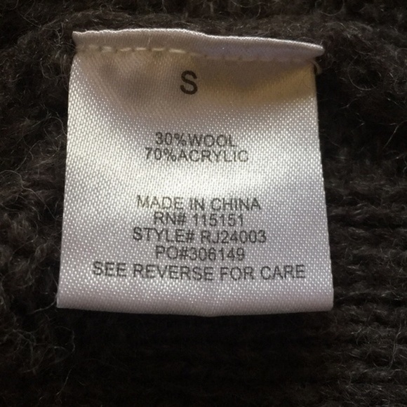 Romeo & Juliet Couture Peplum Cardigan - Picture 5 of 5